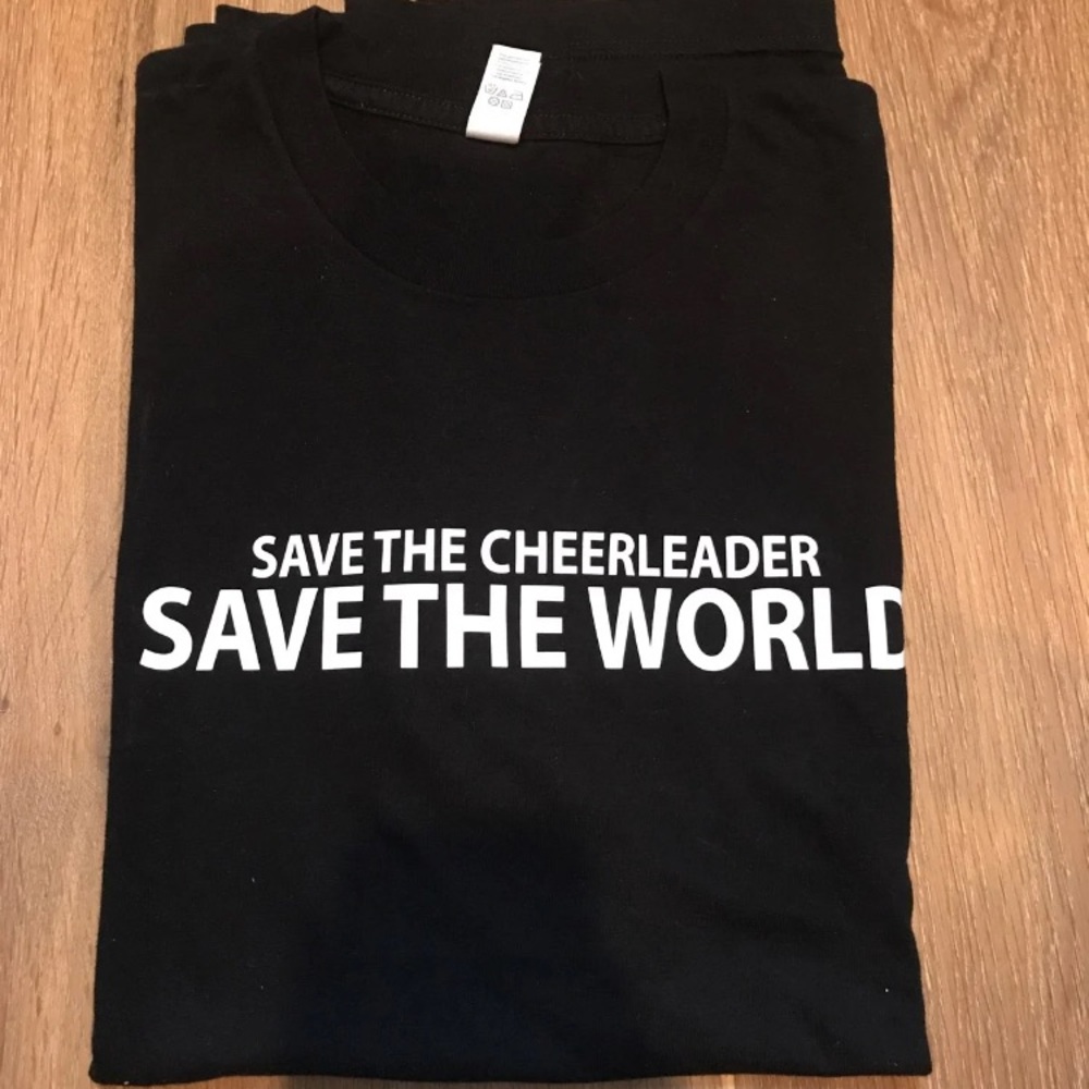 black t shirt